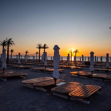 White Tower - Private Studio 106 Mamaia Buitenkant foto