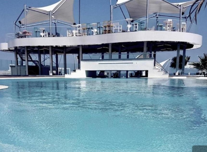 White Tower - Private Studio 106 Mamaia Buitenkant foto