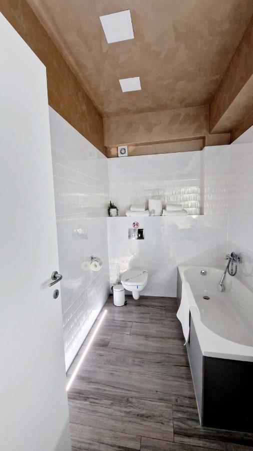 White Tower - Private Studio 106 Mamaia Buitenkant foto