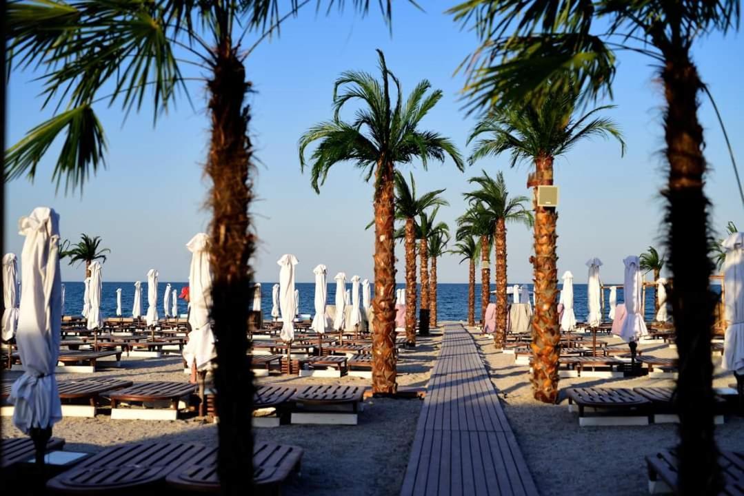 White Tower - Private Studio 106 Mamaia Buitenkant foto